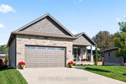 127 Doug'S Cres, Mount Forest, ON, N0G2L4 | Card Image