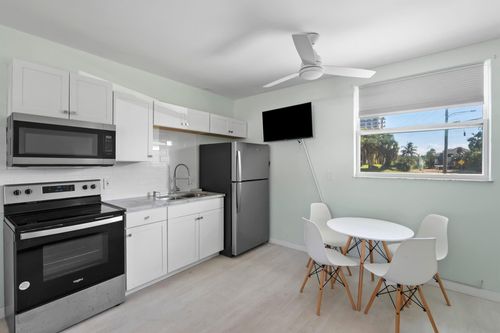 apt-b-670 Hernando St, Fort Pierce, FL, 34949-3268 | Card Image