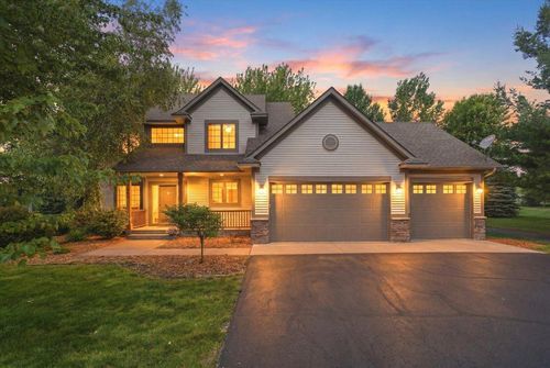964 Fraser Ln, Hudson, WI, 54016-7053 | Card Image