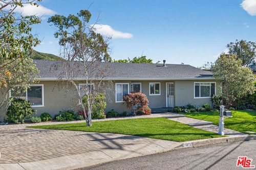 1122 El Medio Ave, Pacific Palisades, CA, 90272 | Card Image