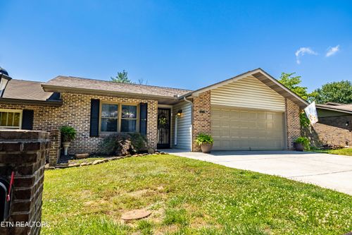 217 Villa Dr, Seymour, TN, 37865-5951 | Card Image