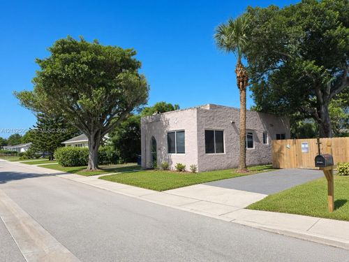 1154-1154 W 25th St, Riviera Beach, FL, 33404-4220 | Card Image