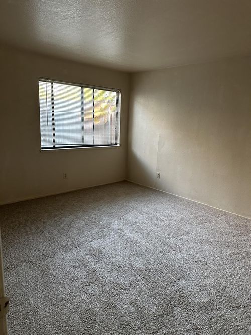 3040 Bell St, Sacramento, CA, 95821-1617 | Card Image