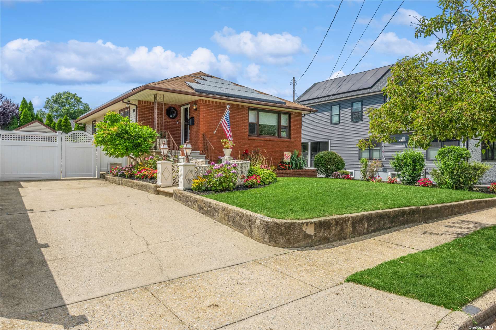 Cayuga Ave, North Bellmore, NY 11710