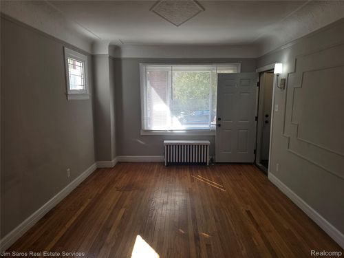 1096 Beaconsfield 1s, Grosse Pointe Park, MI, 48230 | Card Image