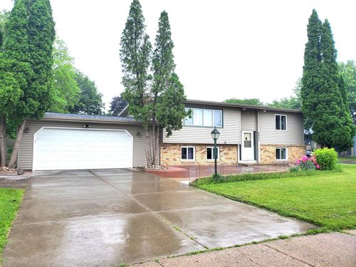 8921 49th Ave N, New Hope, MN, 55428-4005 | Card Image