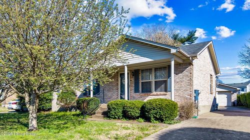 11007 Youngtown Dr, Louisville, KY, 40272-4252 | Card Image