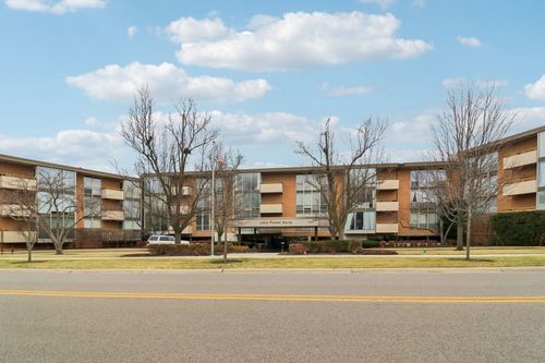 unit-307-1301 Western Ave, Lake Forest, IL, 60045-1290 | Card Image