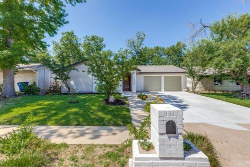2515 Mcgregor Dr, Austin, TX, 78745-4331 | Card Image