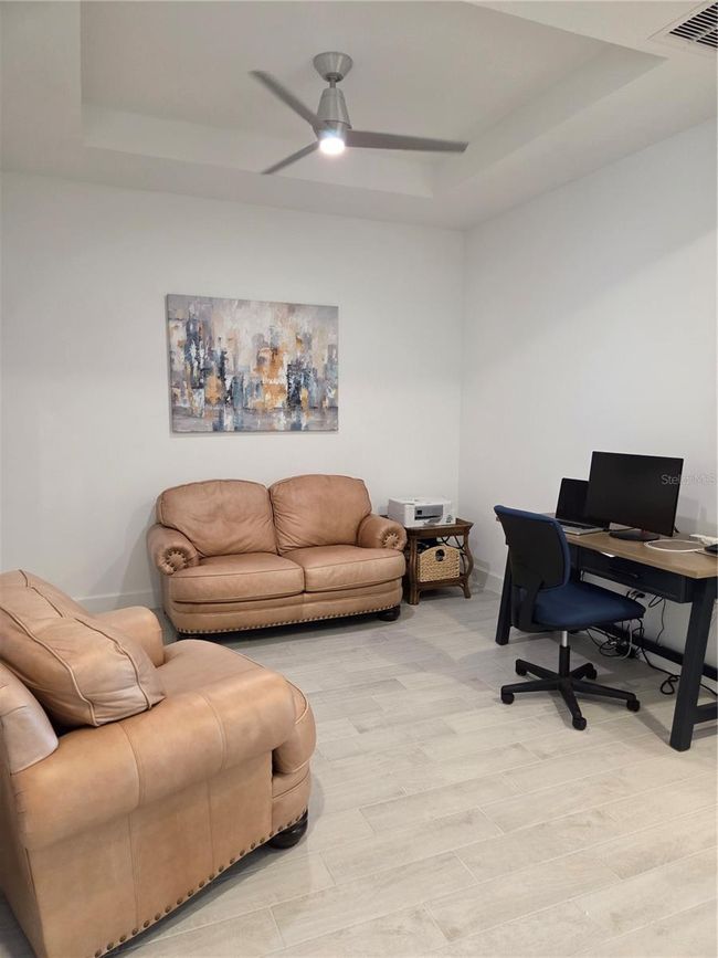 Den/Office | Image 12