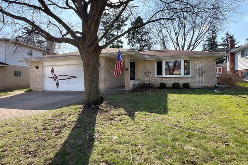 914 S Robert Dr, Mount Prospect, IL, 60056-4020 | Card Image