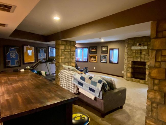 Basement family room | Image 30