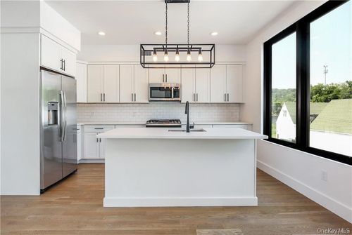 2b-708 Saw Mill River Rd, Ardsley, NY, 10502-1817 | Card Image