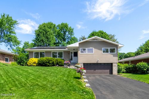 31 Freeman Rd, Albany, NY, 12208-1801 | Card Image