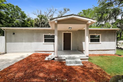 2001 Woodland Dr, APOPKA, FL, 32703-8942 | Card Image