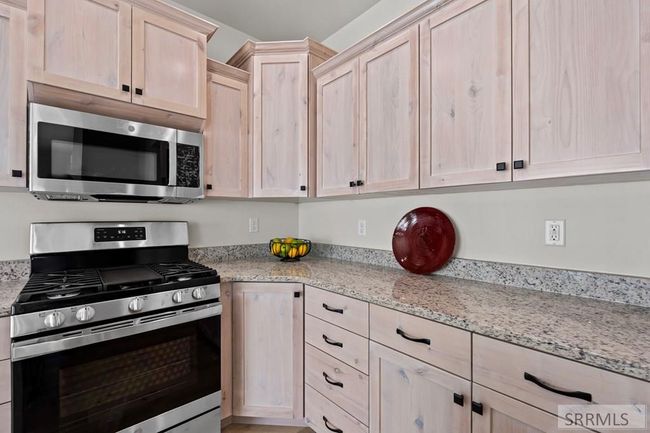 912 Alpine Ave, House other with 3 bedrooms, 3 bathrooms and 2 parking in Chubbuck ID | Image 8