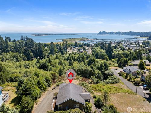508 Mary Ann Ave Se, Ilwaco, WA, 98624-9149 | Card Image