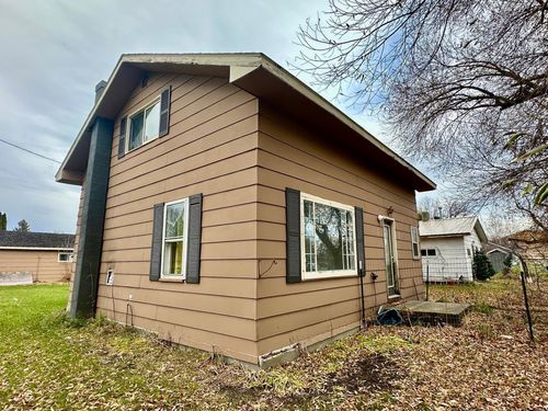 222 W Woodrow St, Grygla, MN, 56727-2726 | Card Image