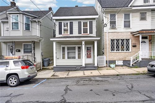 112 Pitt St, Tamaqua, PA, 18252-1231 | Card Image