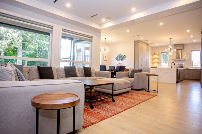 21661 Ridgeway Cres, House other with 8 bedrooms, 8 bathrooms and 6 parking in Maple Ridge BC | Image 8