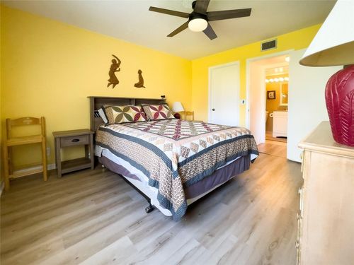 a1-330 Knotty Pine Circle, Greenacres, FL, 33463 | Card Image