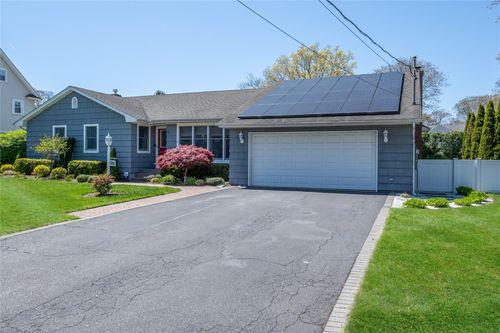 98 Gillette Ave, Patchogue, NY, 11772-2515 | Card Image
