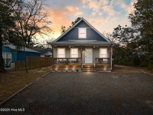 125 Nw 15th St, Oak Island, NC, 28465-7206 | Card Image