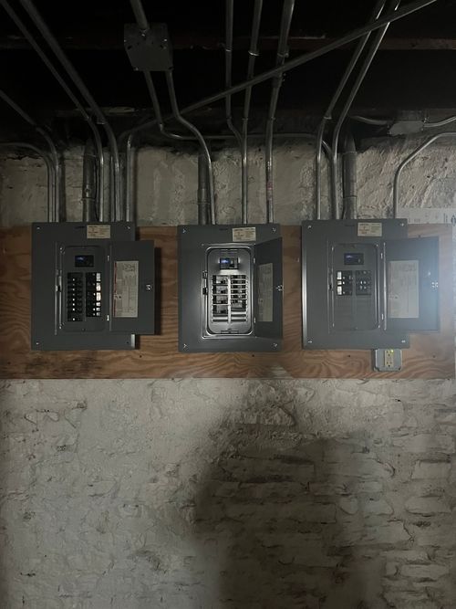 462 Ashland Ave, Elgin, IL, 60123-7712 | Card Image