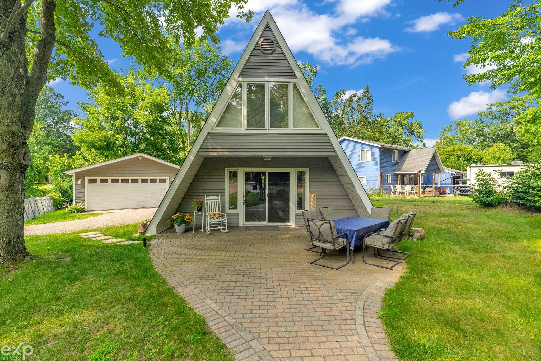 Lakewood Rd, Lexington, MI 48450