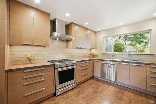 1325 Crofton Court, Healdsburg, CA, 95448 | Card Image