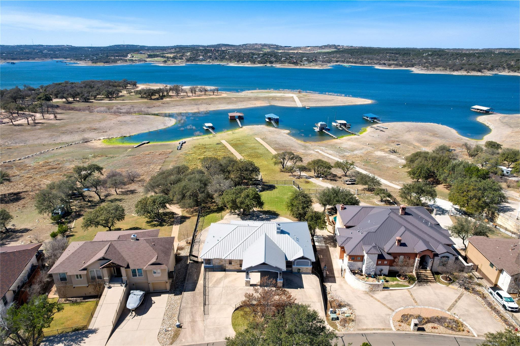 Residential in Point Venture 3