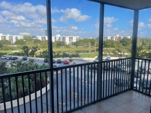 apt-621-20301 W Country Club Dr, Aventura, FL, 33180-1624 | Card Image