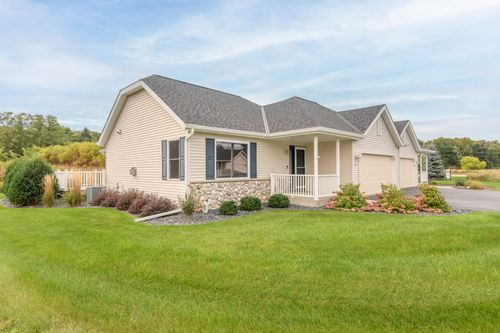 296 Oconomowoc Pkwy, Oconomowoc, WI, 53066-5840 | Card Image