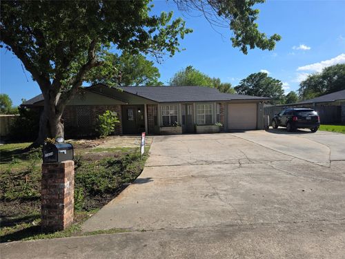 2414 Goldenrod St, Highlands, TX, 77562-3012 | Card Image