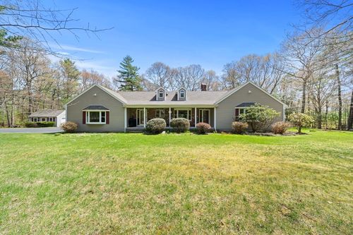 1 Katies Way, Lakeville, MA, 02347-1737 | Card Image