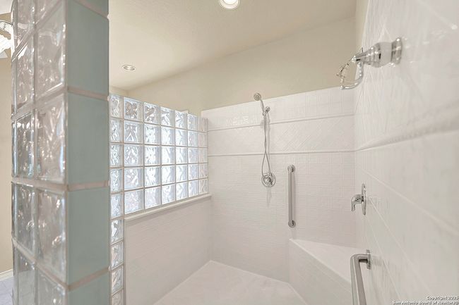 101 Ranch Rd, House other with 3 bedrooms, 3 bathrooms and null parking in Adkins TX | Image 37