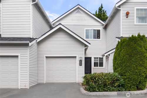 829 232nd Place Ne, Sammamish, WA, 98074 | Card Image