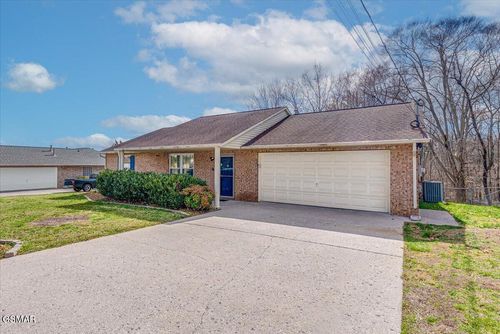 8143 Florence Gardens Rd, Knoxville, TN, 37938-2977 | Card Image