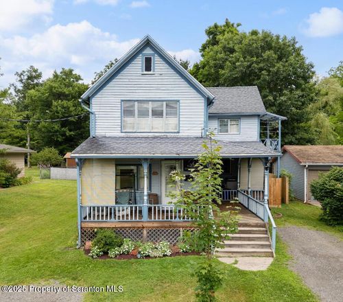 75 Woodlawn Ave, Dallas, PA, 18612-1138 | Card Image