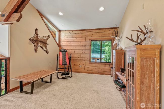 Upstairs Loft area | Image 29