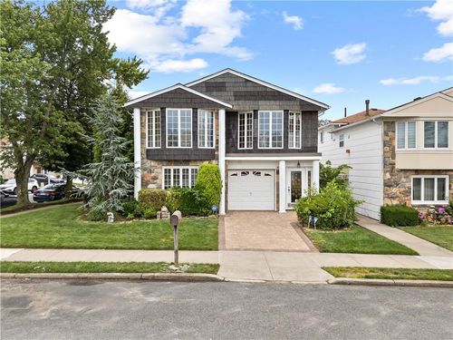 4 Bangor St, Staten Island, NY, 10314-6202 | Card Image
