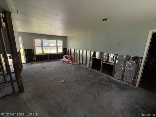 47253 Lauren Ct, Van Buren Twp, MI, 48111-4294 | Card Image