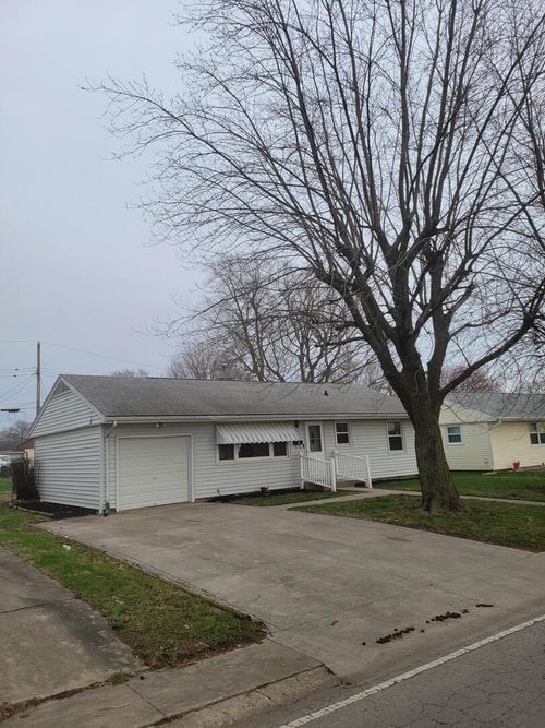 420 Park St, Mattoon, IL, 61938-3627 | Card Image