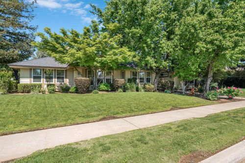 674 E Cole Avenue, Fresno, CA, 93720 | Card Image