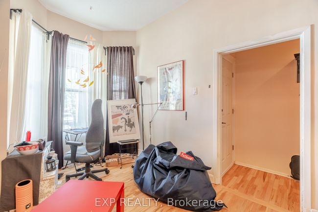 92 Cambridge St N, Home with 3 bedrooms, 2 bathrooms and 3 parking in Ottawa ON | Image 9