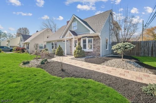 126 Greenbrook Rd, Green Brook, NJ, 08812-2517 | Card Image