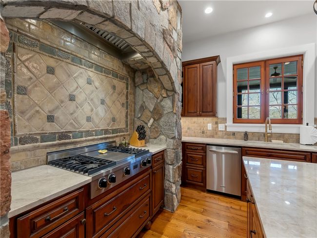 213 Jocassee Point Rd, House other with 6 bedrooms, 7 bathrooms and null parking in Salem SC | Image 11