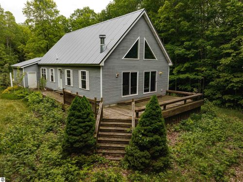 7434 Betsie River Ct, Benzonia, MI, 49616 | Card Image