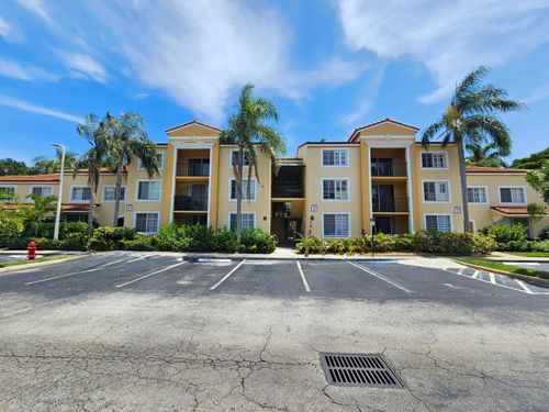 305-140 Yacht Club Way, Hypoluxo, FL, 33462-6021 | Card Image