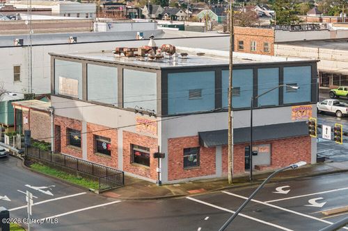 2015 1st St, Tillamook, OR, 97141-2302 | Card Image